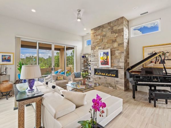 1 Valverde Court , Santa Fe, NM 87506