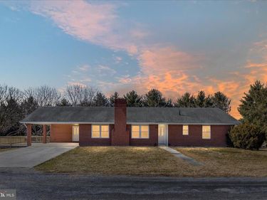 4 HIGH VIEW DRIVE, MAURERTOWN, VA 22644