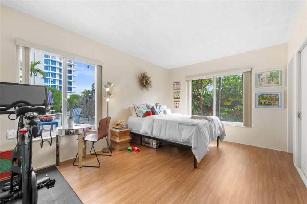 525 Antioch Avenue, Fort Lauderdale, FL 33304 Photo