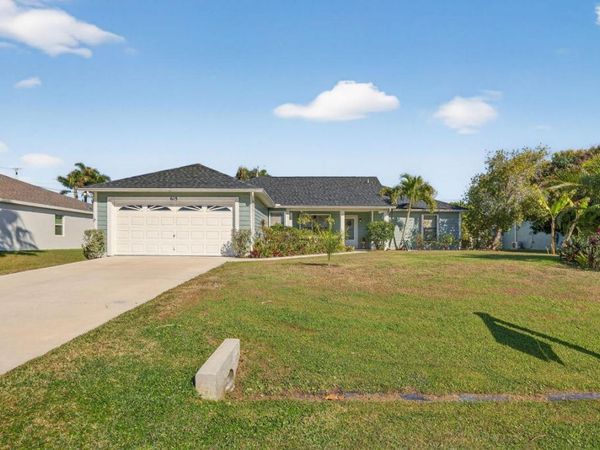 615 SE Dean Terrace, Port Saint Lucie, FL 34984