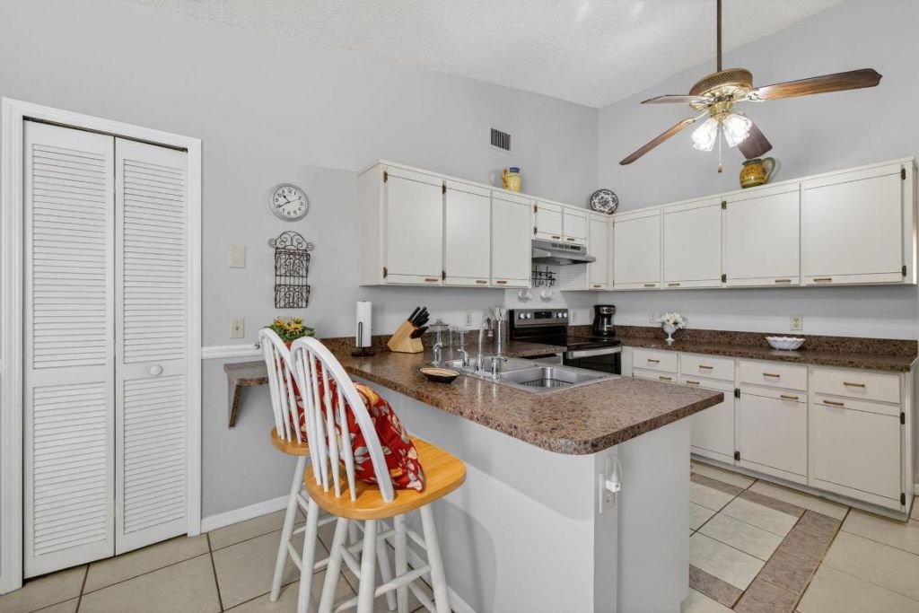 615 SE Dean Terrace, Port Saint Lucie, FL 34984 Photo