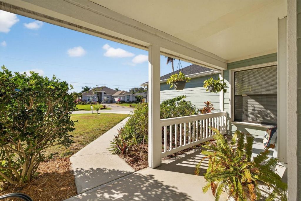 615 SE Dean Terrace, Port Saint Lucie, FL 34984 Photo