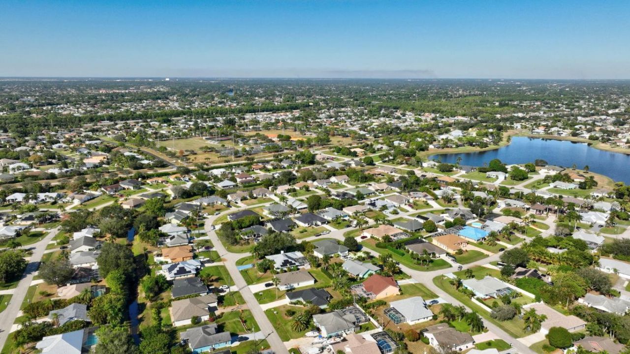 615 SE Dean Terrace, Port Saint Lucie, FL 34984 Photo