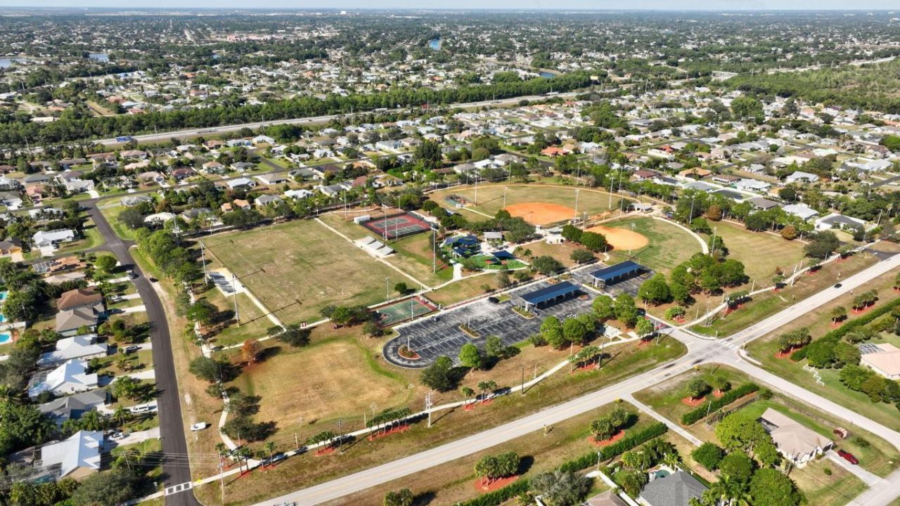 615 SE Dean Terrace, Port Saint Lucie, FL 34984 Photo