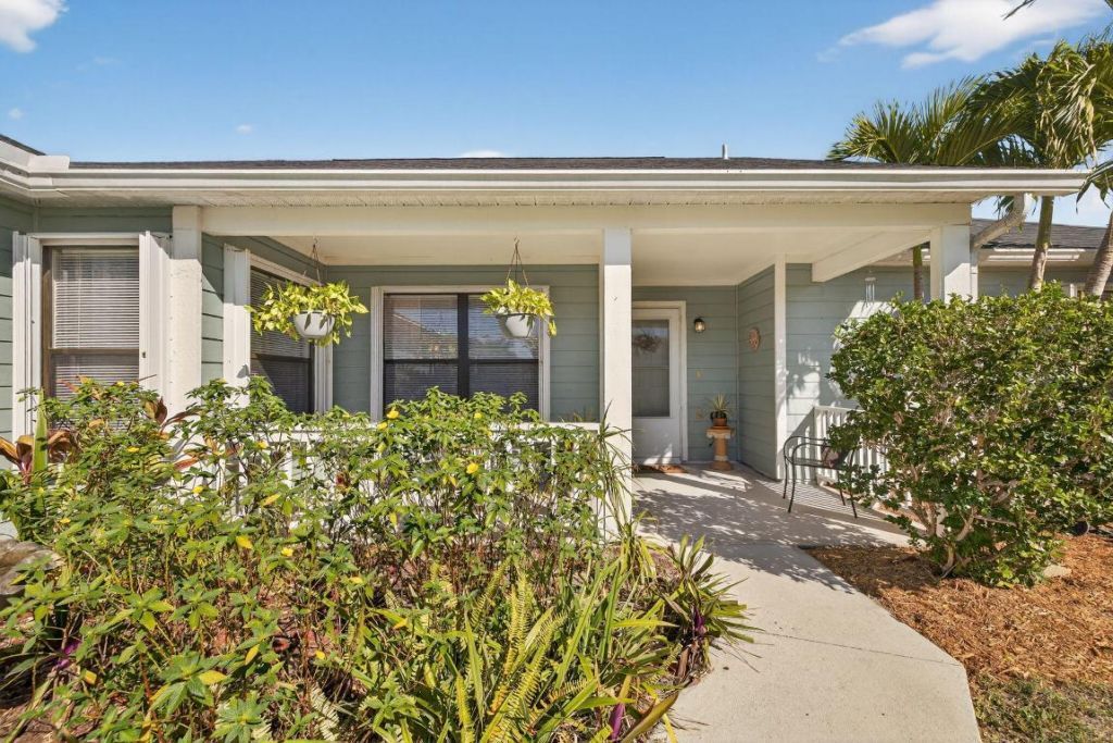 615 SE Dean Terrace, Port Saint Lucie, FL 34984 Photo