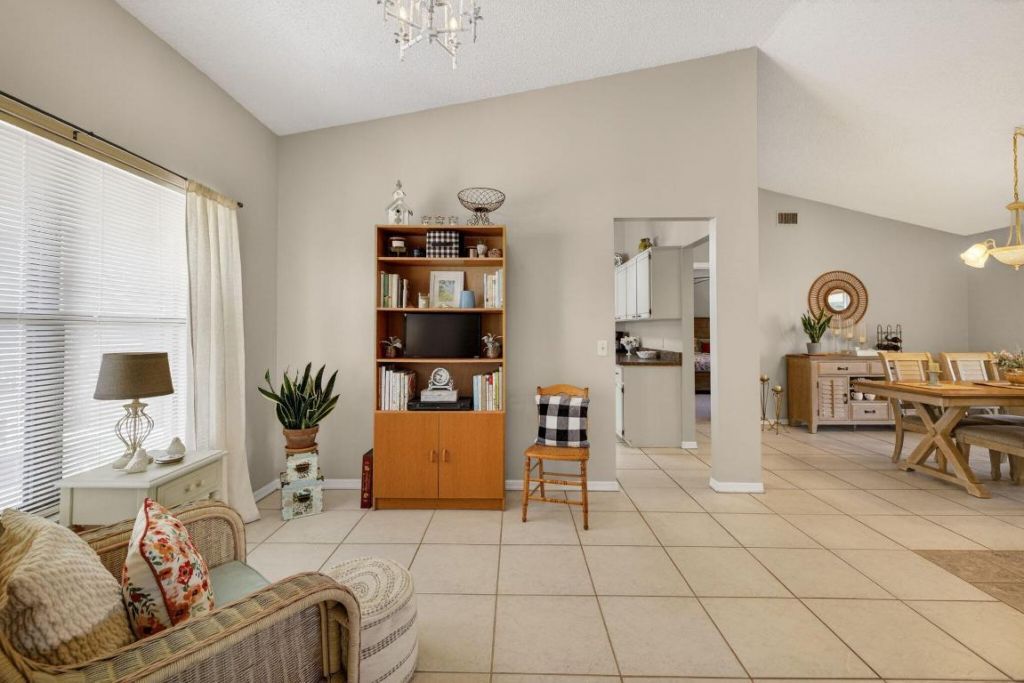 615 SE Dean Terrace, Port Saint Lucie, FL 34984 Photo