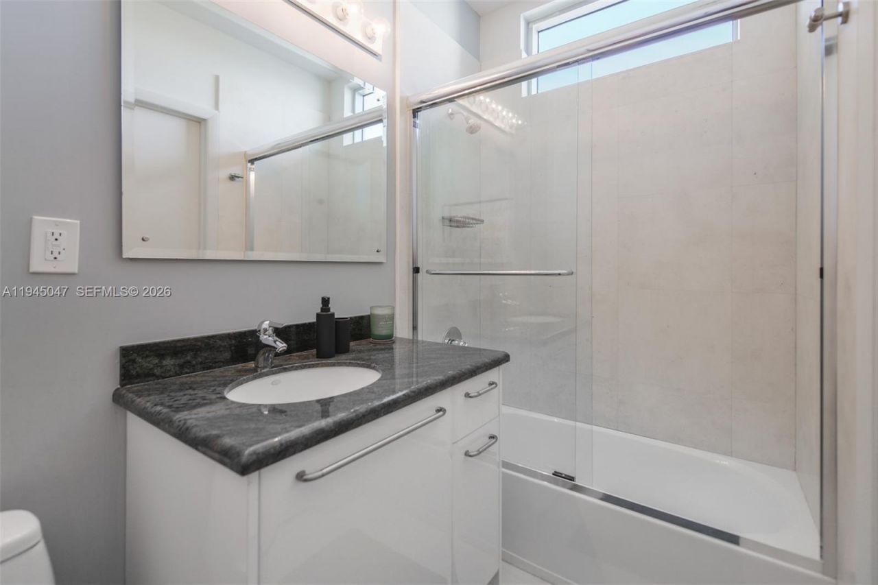 7934 West Drive, Unit 1402, North Bay Village, FL 33141 Photo