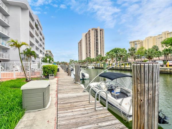 1650 NE 115th St, Unit 505, Miami, FL 33181