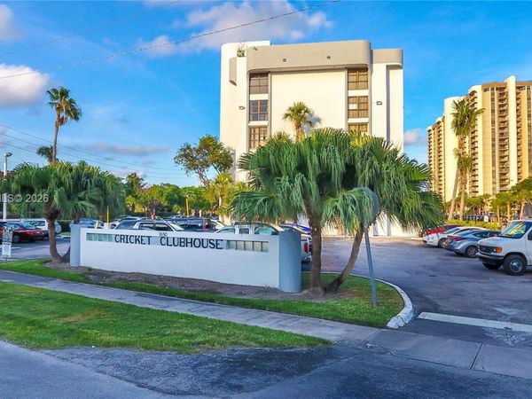 1650 NE 115th St, Unit 505, Miami, FL 33181