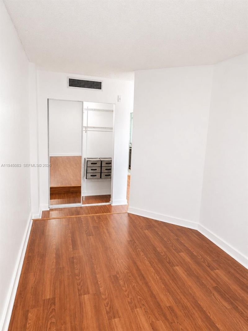 1650 NE 115th St, Unit 505, Miami, FL 33181 Photo
