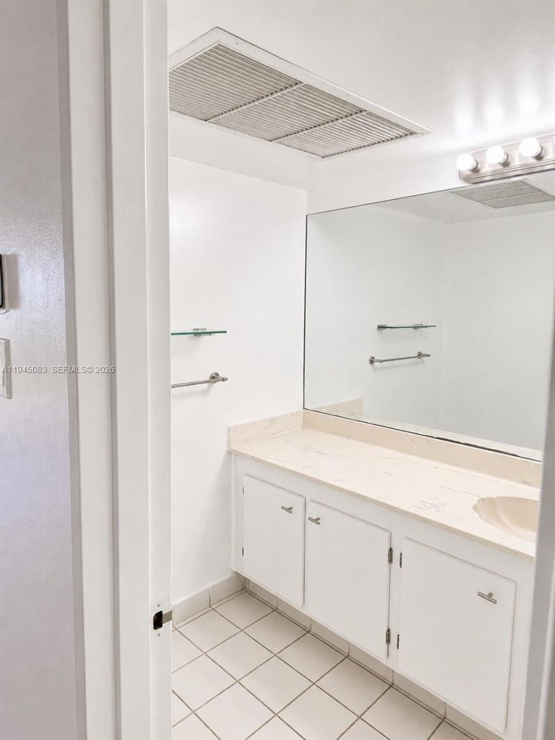1650 NE 115th St, Unit 505, Miami, FL 33181 Photo