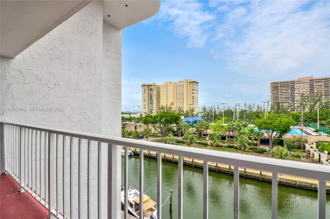 1650 NE 115th St, Unit 505, Miami, FL 33181 Photo