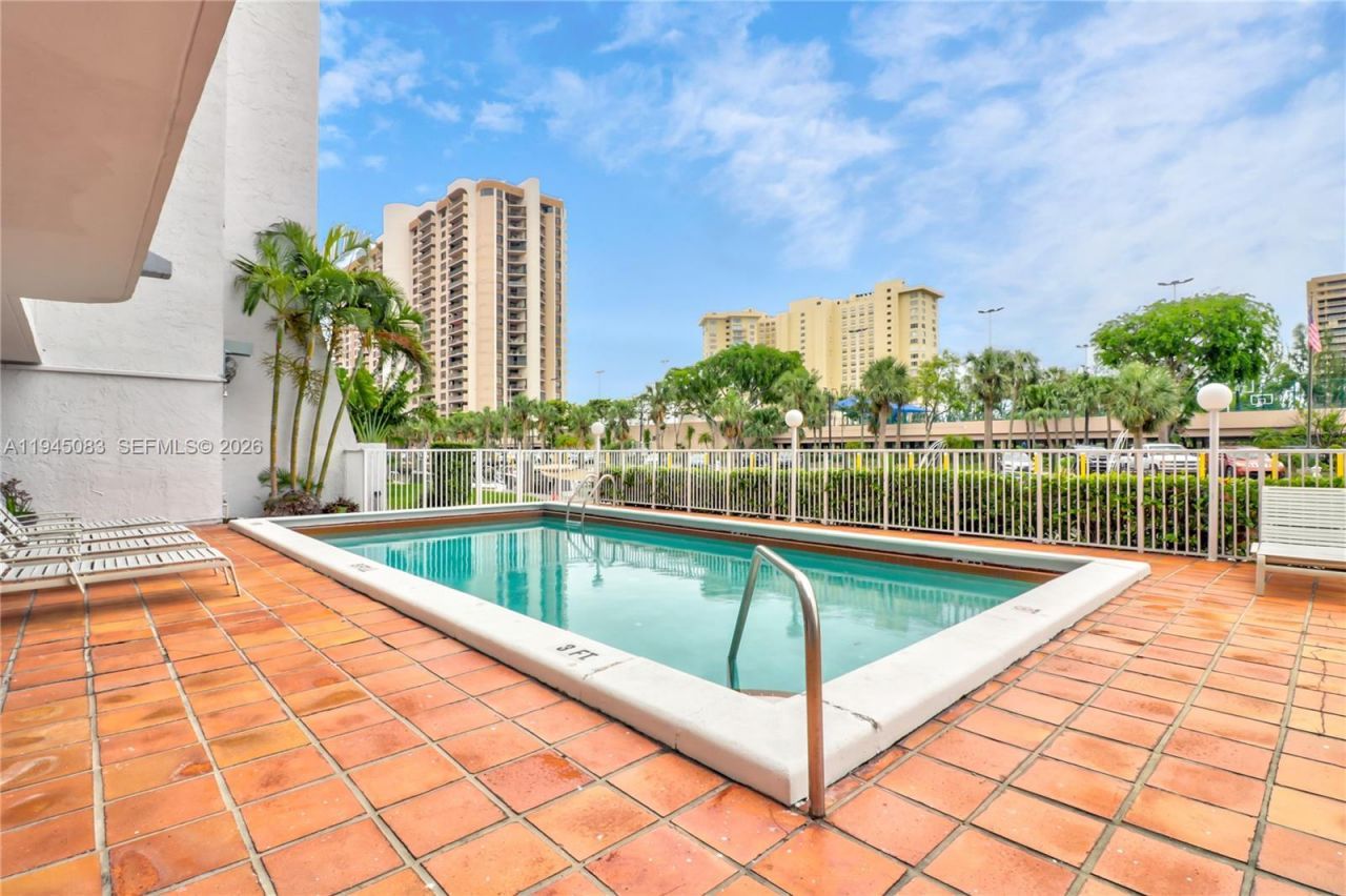 1650 NE 115th St, Unit 505, Miami, FL 33181 Photo