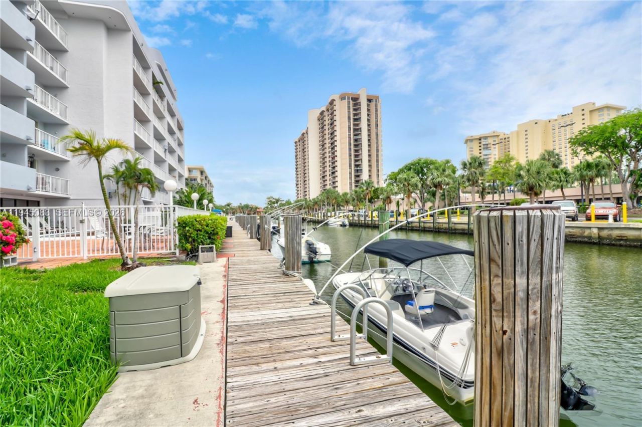 1650 NE 115th St, Unit 505, Miami, FL 33181 Photo