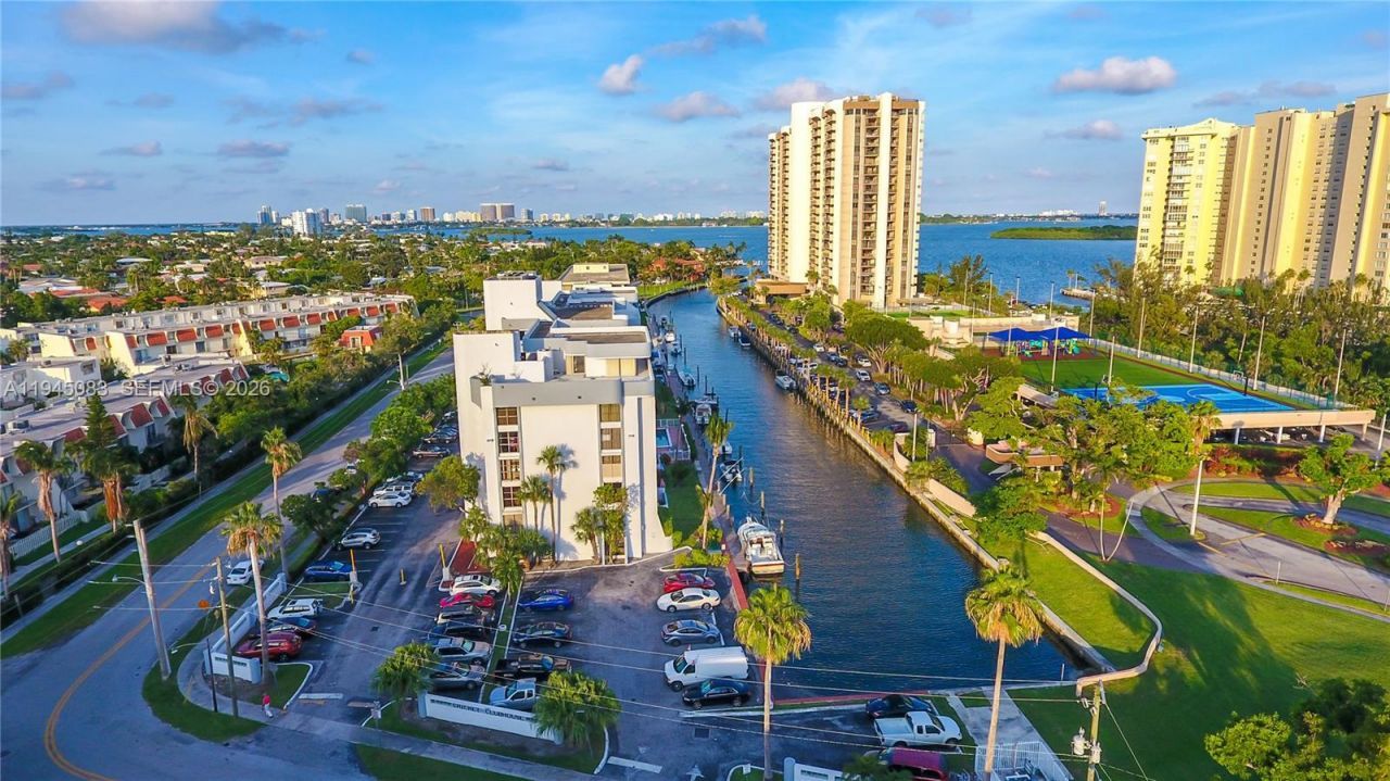 1650 NE 115th St, Unit 505, Miami, FL 33181 Photo