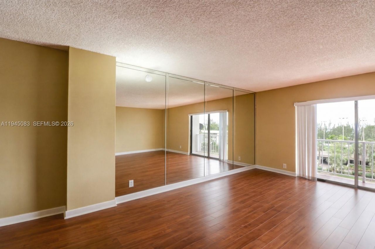 1650 NE 115th St, Unit 505, Miami, FL 33181 Photo