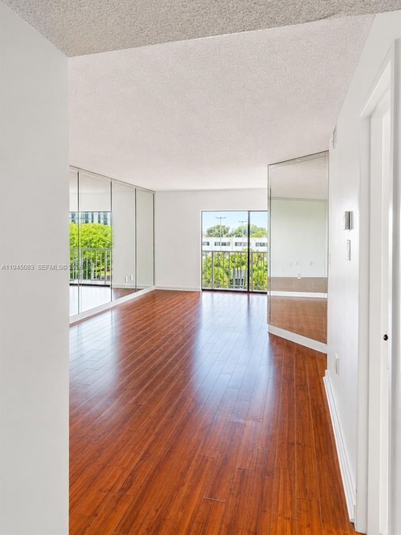 1650 NE 115th St, Unit 505, Miami, FL 33181 Photo