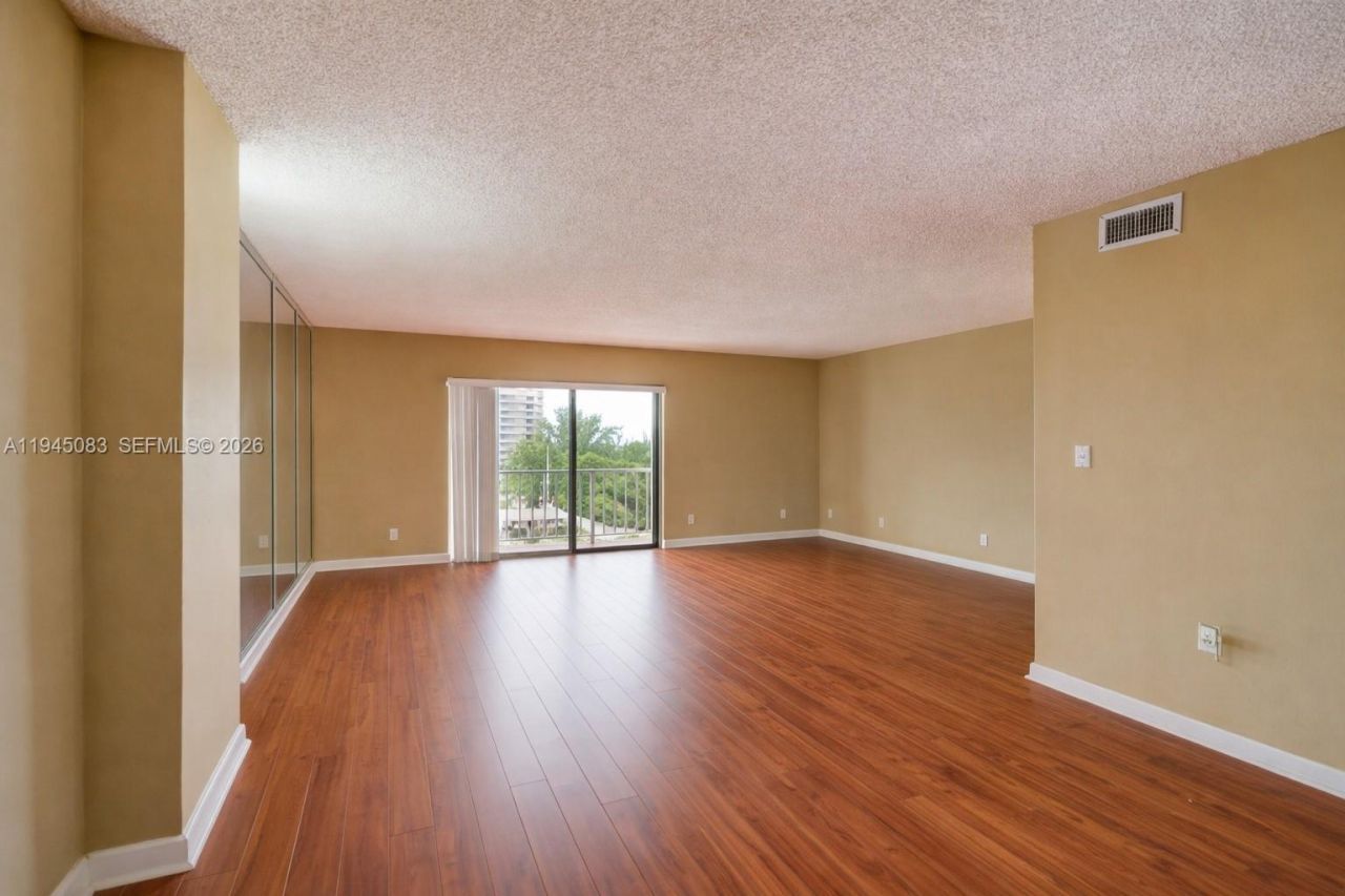 1650 NE 115th St, Unit 505, Miami, FL 33181 Photo