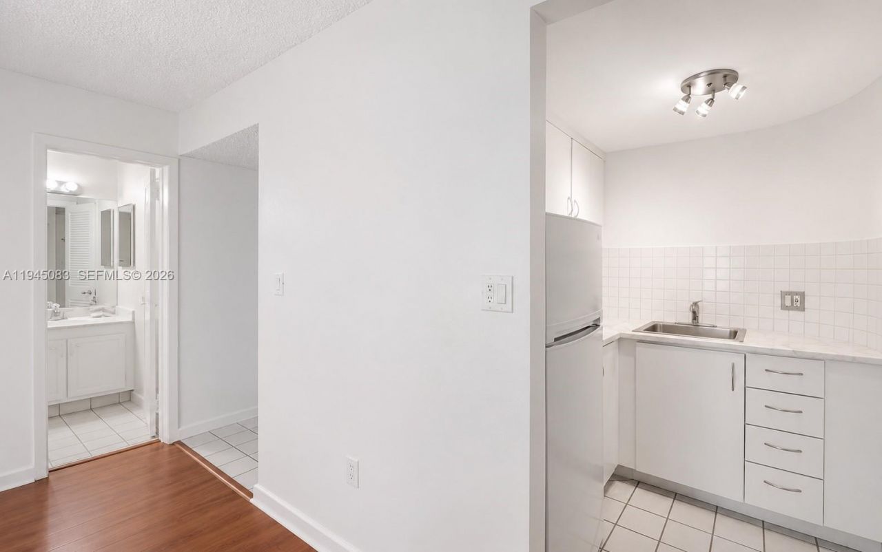 1650 NE 115th St, Unit 505, Miami, FL 33181 Photo