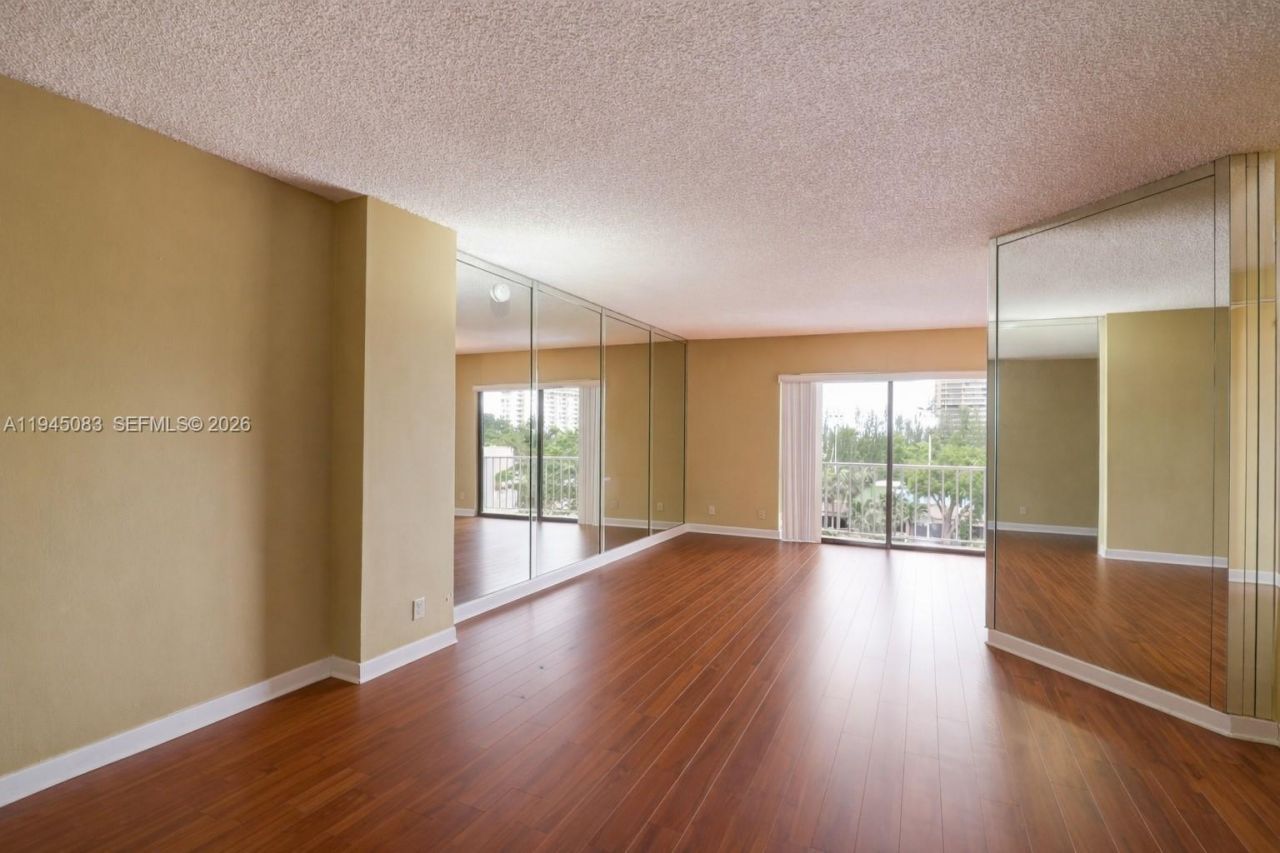 1650 NE 115th St, Unit 505, Miami, FL 33181 Photo
