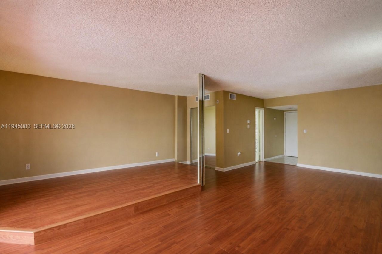 1650 NE 115th St, Unit 505, Miami, FL 33181 Photo