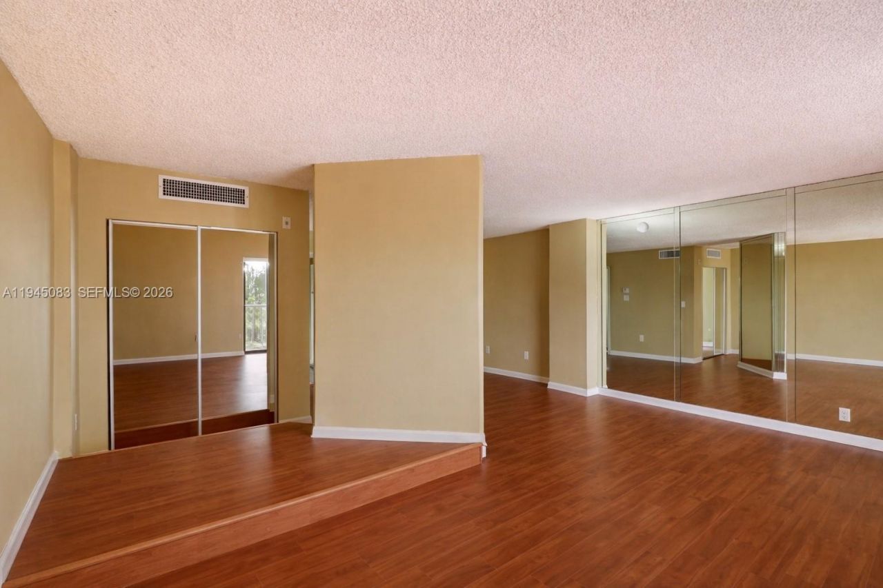 1650 NE 115th St, Unit 505, Miami, FL 33181 Photo
