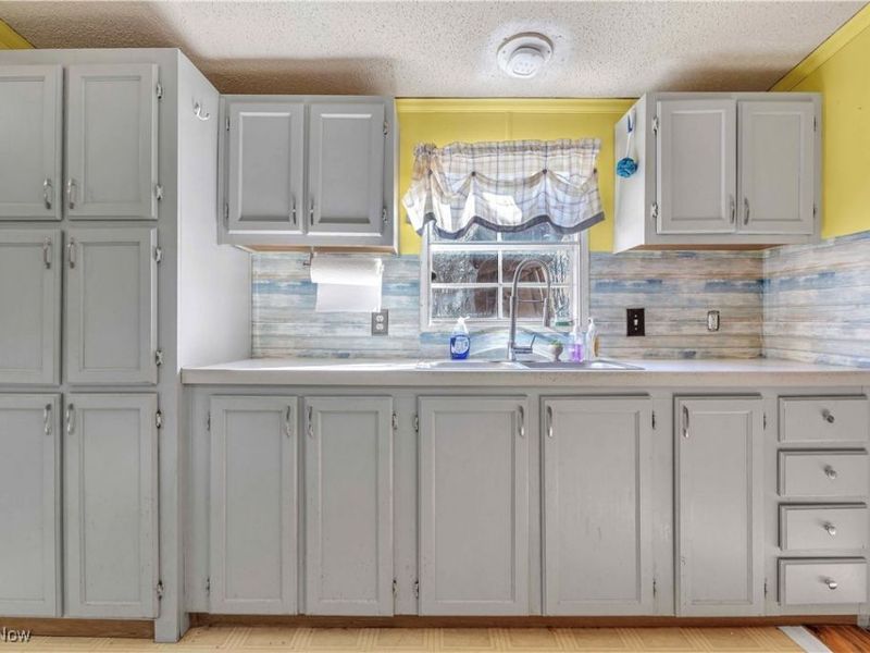 316 Railroad Street, Wellington, OH 44090 Photo 16