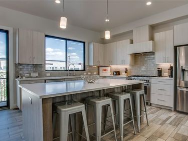 410 Melba Street, Unit 2, Dallas, TX 75208