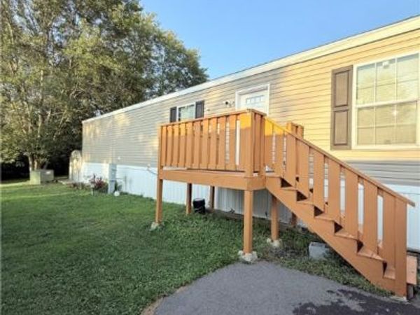 27 Manor Dr, Bulger, PA 15019