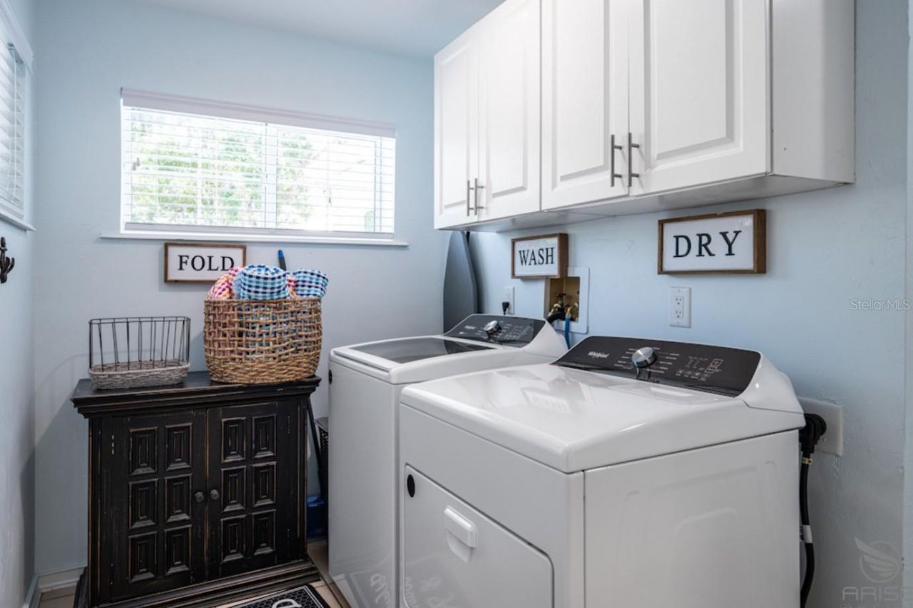 301 Live Oak Street, New Smyrna Beach, FL 32168 Photo