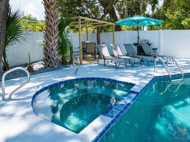 301 Live Oak Street, New Smyrna Beach, FL 32168 Photo