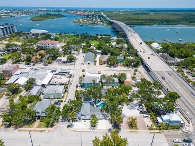 301 Live Oak Street, New Smyrna Beach, FL 32168 Photo