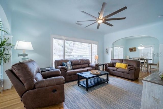 301 Live Oak Street, New Smyrna Beach, FL 32168 Photo