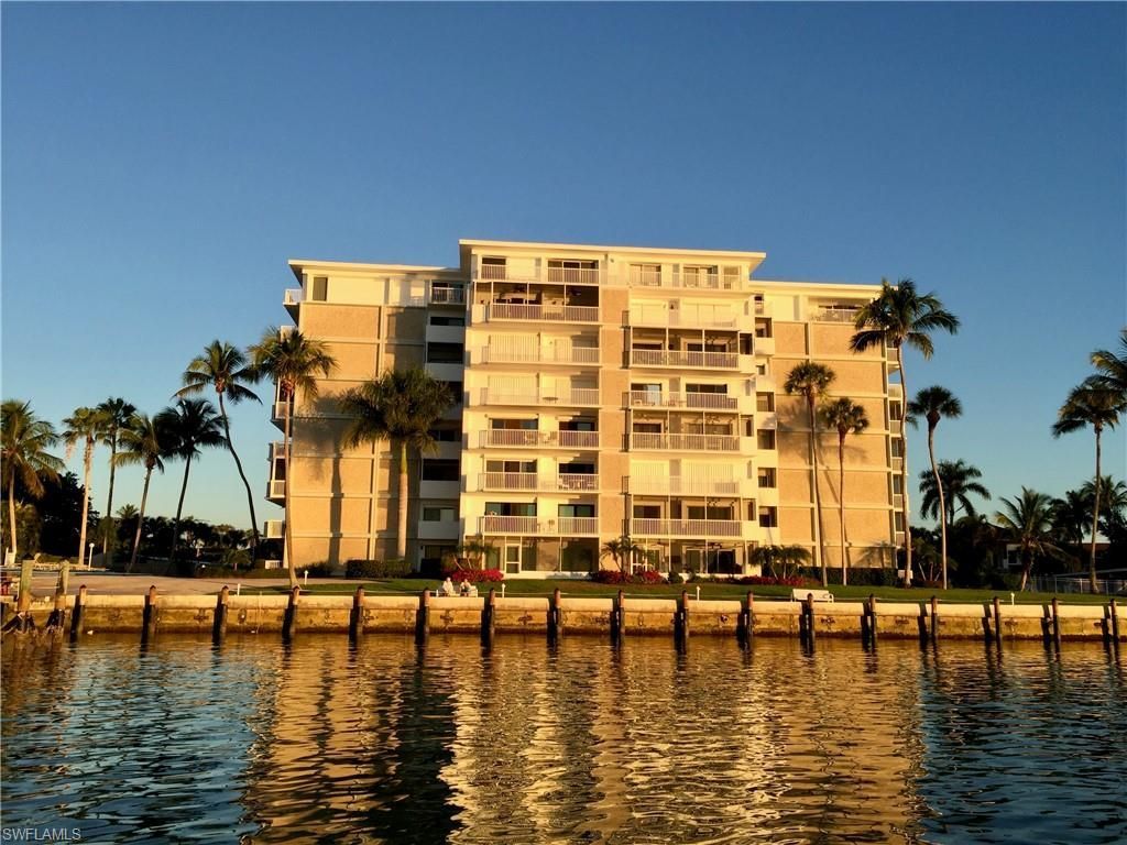 60 Pelican St W, Unit 505, Naples, FL 34113 Photo