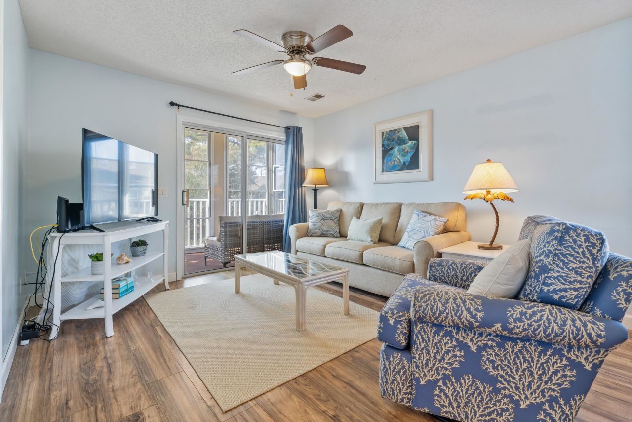 1900 Duffy St. Photo 12