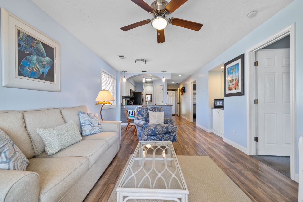 1900 Duffy St. Photo 16