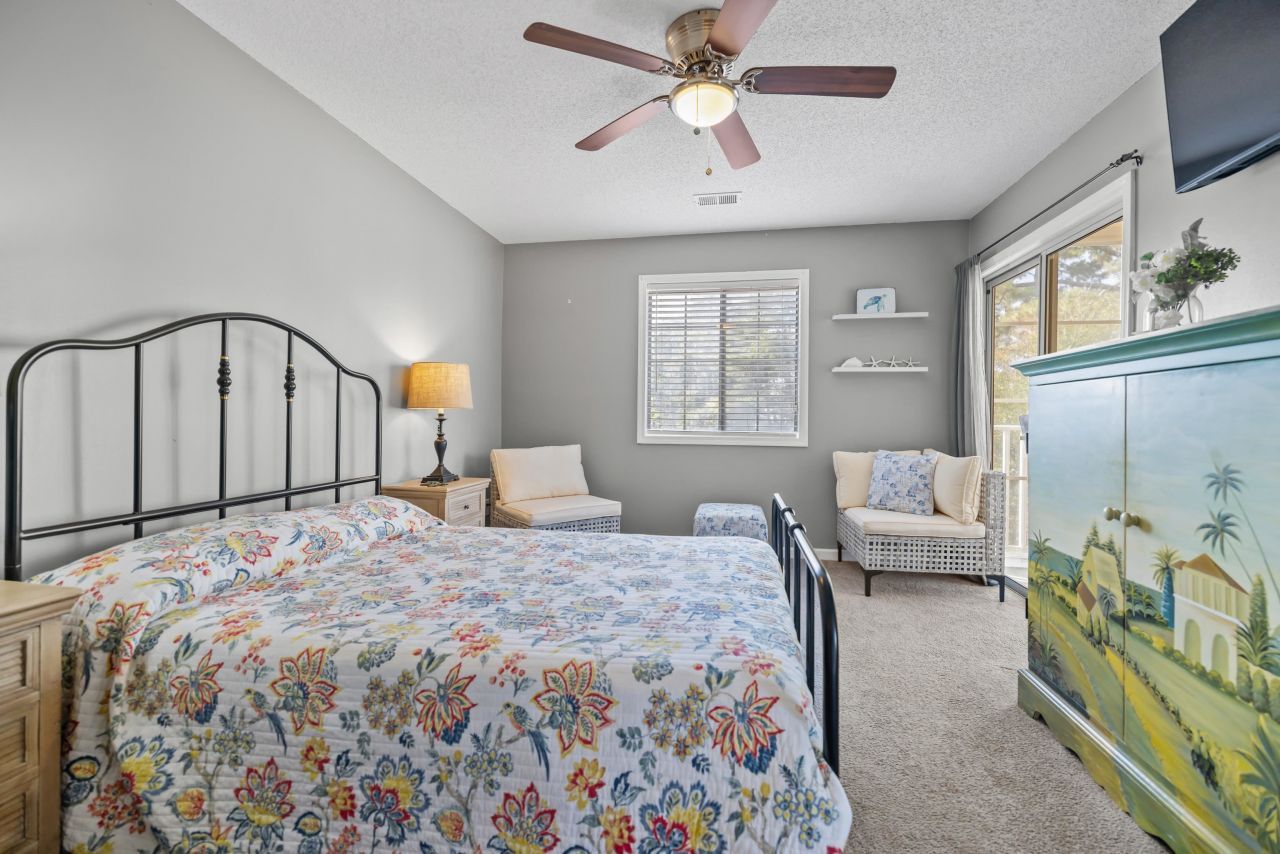 1900 Duffy St. Photo 18