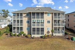 1900 Duffy St. photo 4