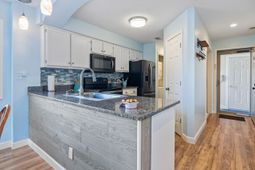 1900 Duffy St. photo 4