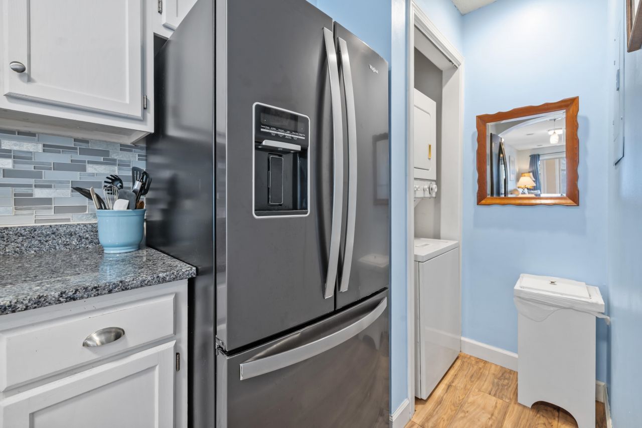 1900 Duffy St. Photo 6