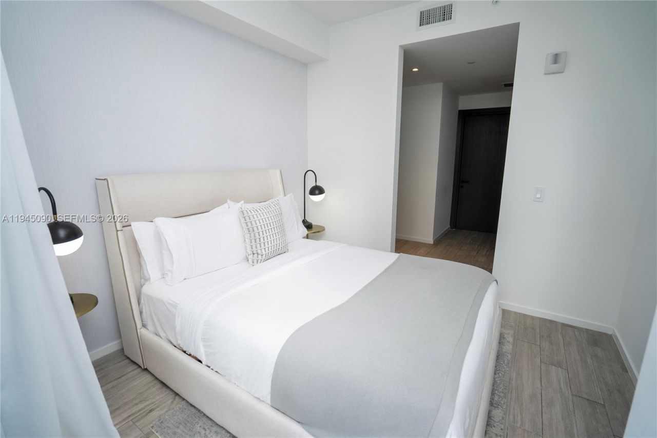 398 NE 5th St, Unit 1617, Miami, FL 33132 Photo