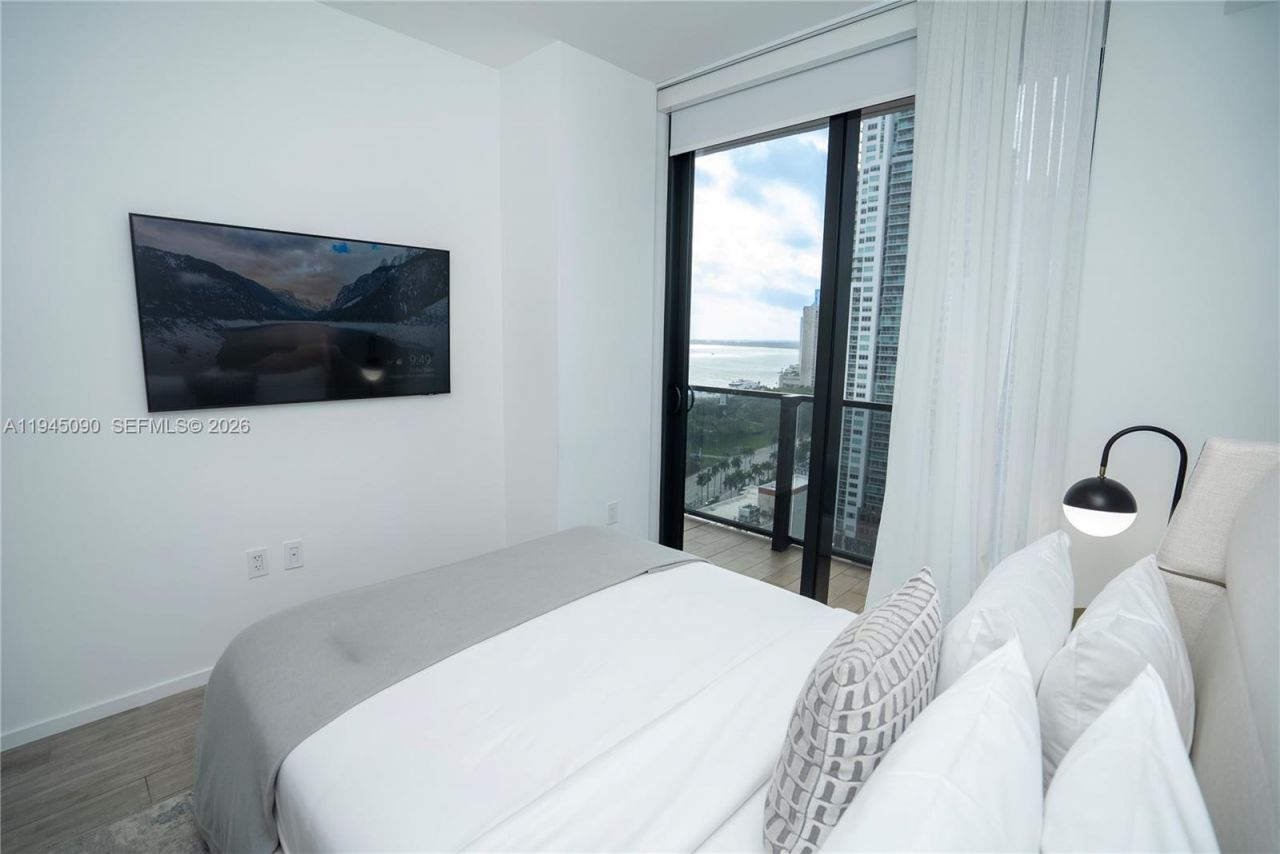 398 NE 5th St, Unit 1617, Miami, FL 33132 Photo