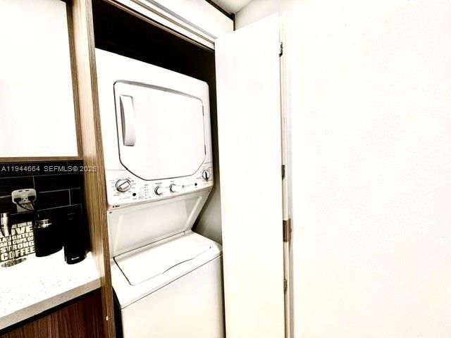 600 NE 36th St, Unit 1220, Miami, FL 33137 Photo