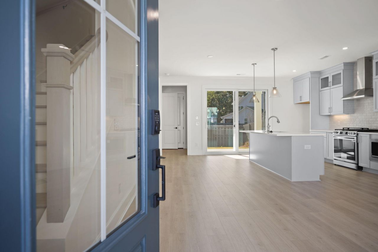 408 Oak Hammock Court Photo 13