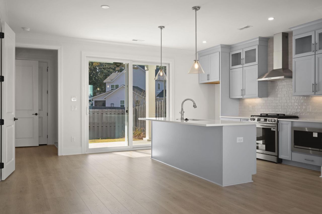 408 Oak Hammock Court Photo 15