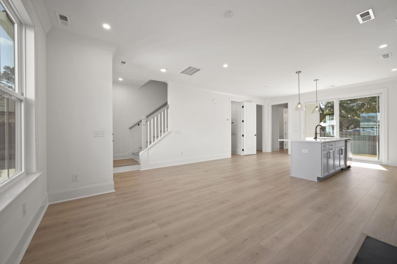 408 Oak Hammock Court Photo 19