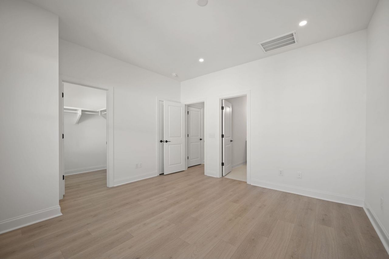 408 Oak Hammock Court Photo 35