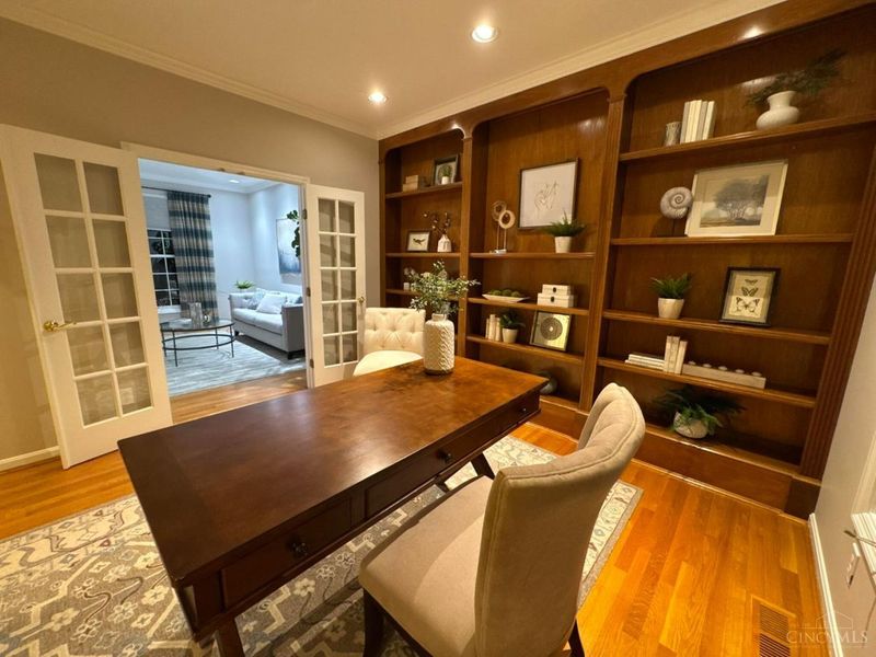 5047 Village Drive, Newtown, OH 45244 Photo 3