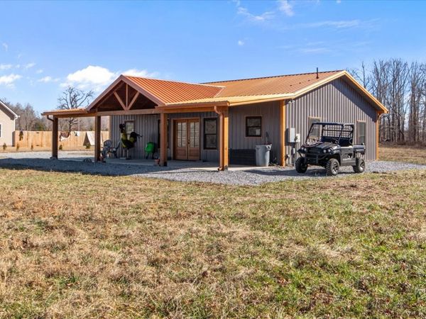 119 Howard Rd, White Bluff, TN 37187