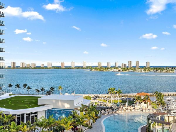 220 Lake Shore Drive, Lake Park, FL 33403